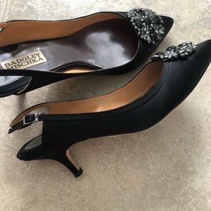 Size 7.5 Badgley Mischka Black pointed toe heels